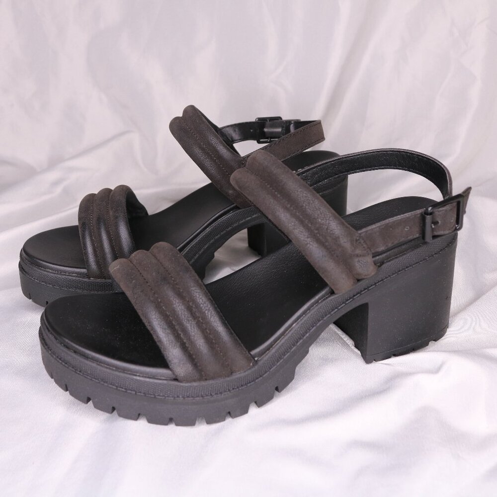 MIA Laurena Black Chunky Lug Sole Padded Block Heel Sandals Size 8 NWOB